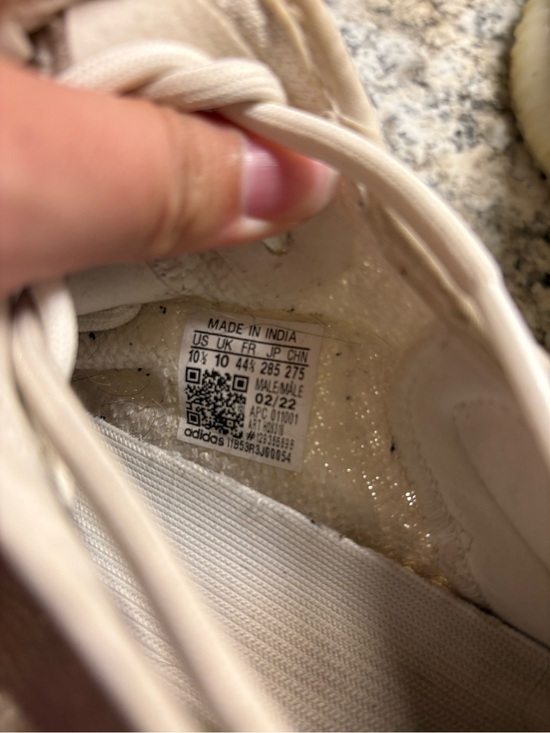 Adidas Yeezy boost 350 V2 main image 4